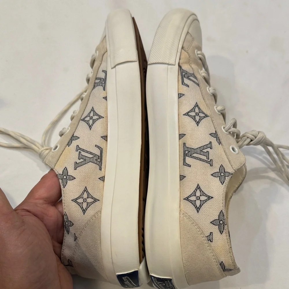 Authentic Louis Vuitton Monogram Beige Sneakers - Picture 10 of 15